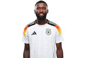 Das neue Deutschland Trikot 2024 von Antonio Rüdiger Foto: Thomas Boecker/DFB